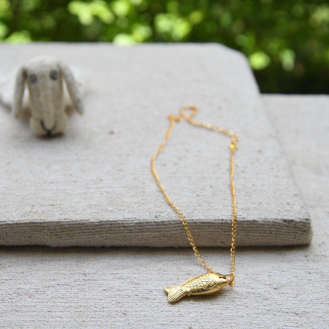 Fish Flash Gold Plated Pendant - DeKulture DKW-1453-NKJ