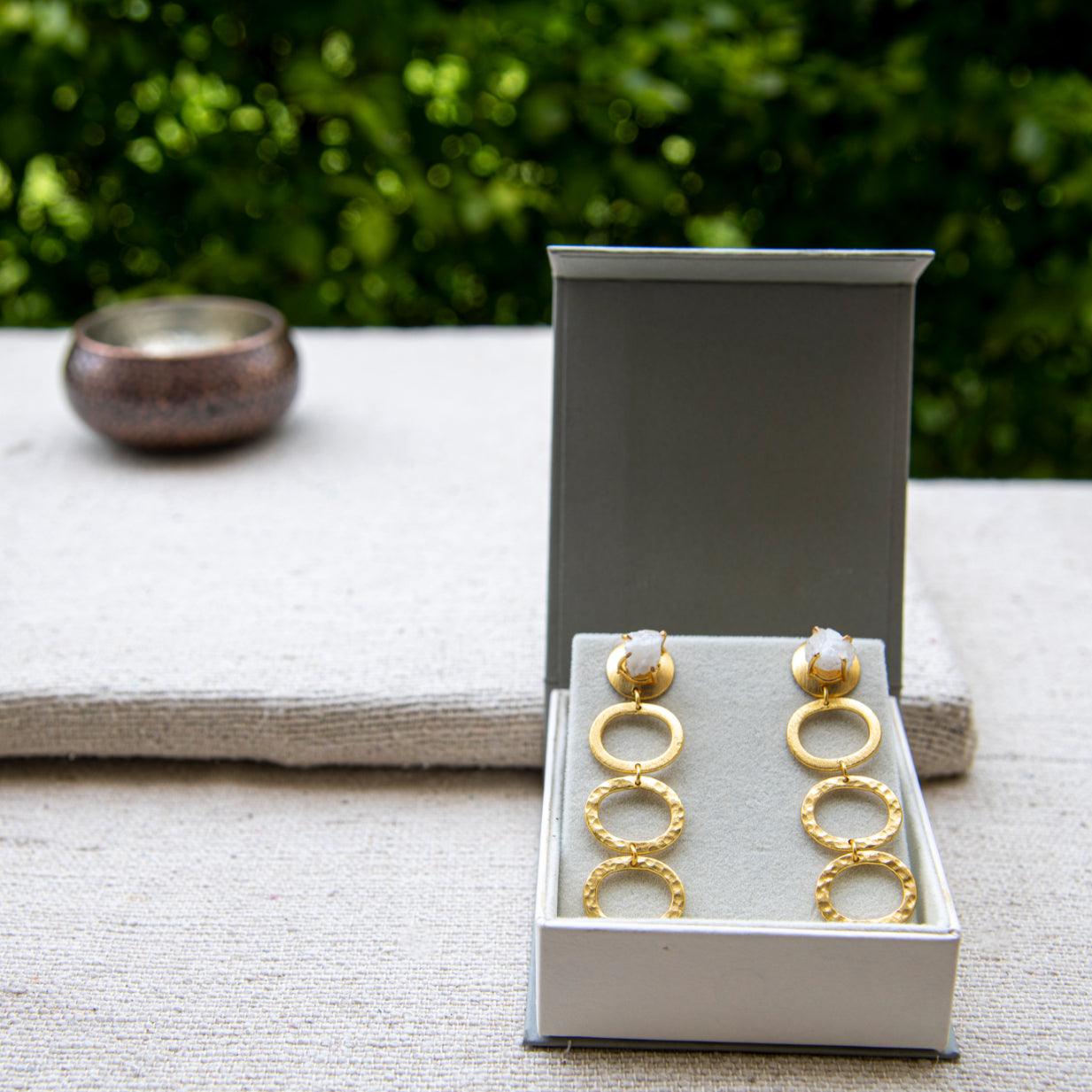 Gemstone Hammered Stud Earring - DeKulture DKW-1319-SEJ