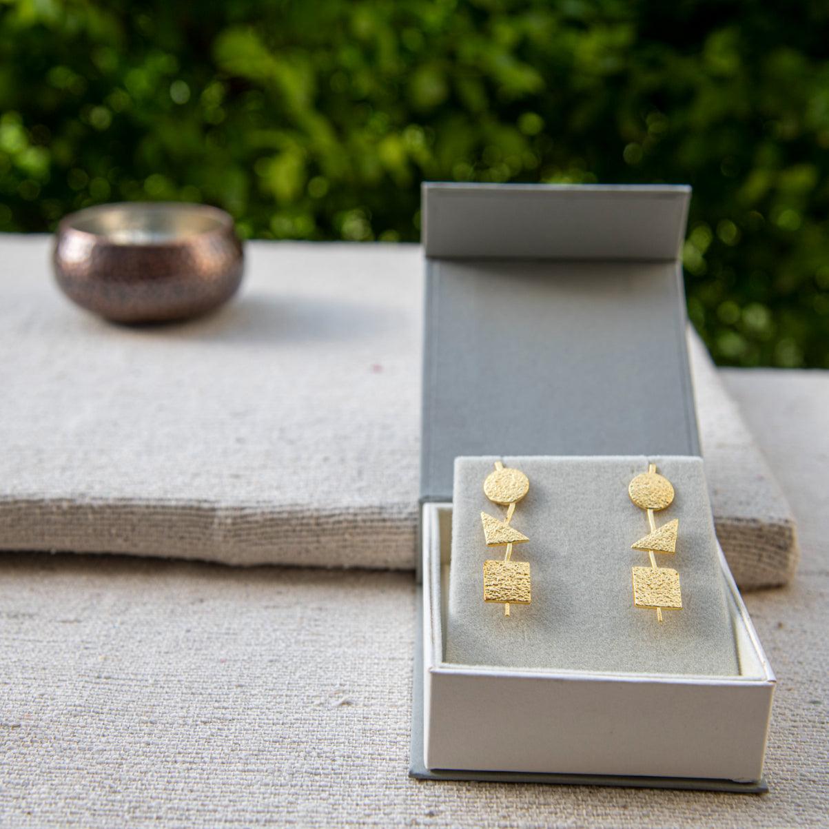 Geometrical Dangler Stud Earring - DeKulture DKW-1415-SEJ