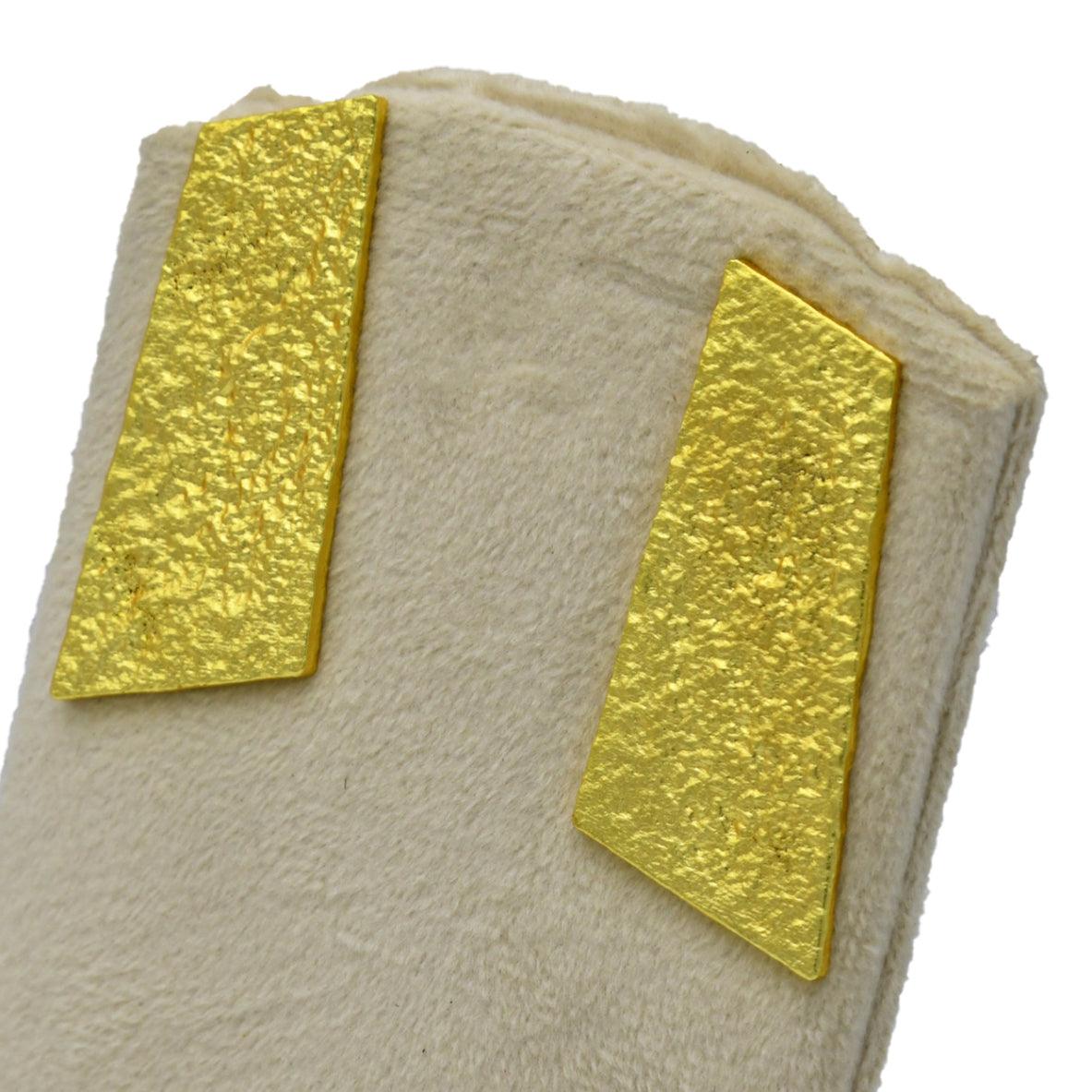 Hammered Brass Gold Plated Stud Earring - DeKulture DKW-1417-SEJ