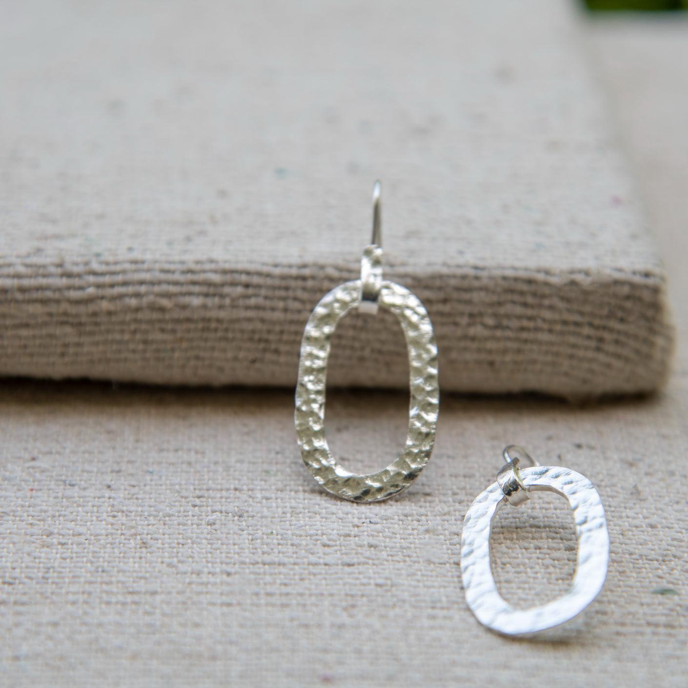 Hammered Oval Dangle Silver Earring - DeKulture DKW-1303-SEJ