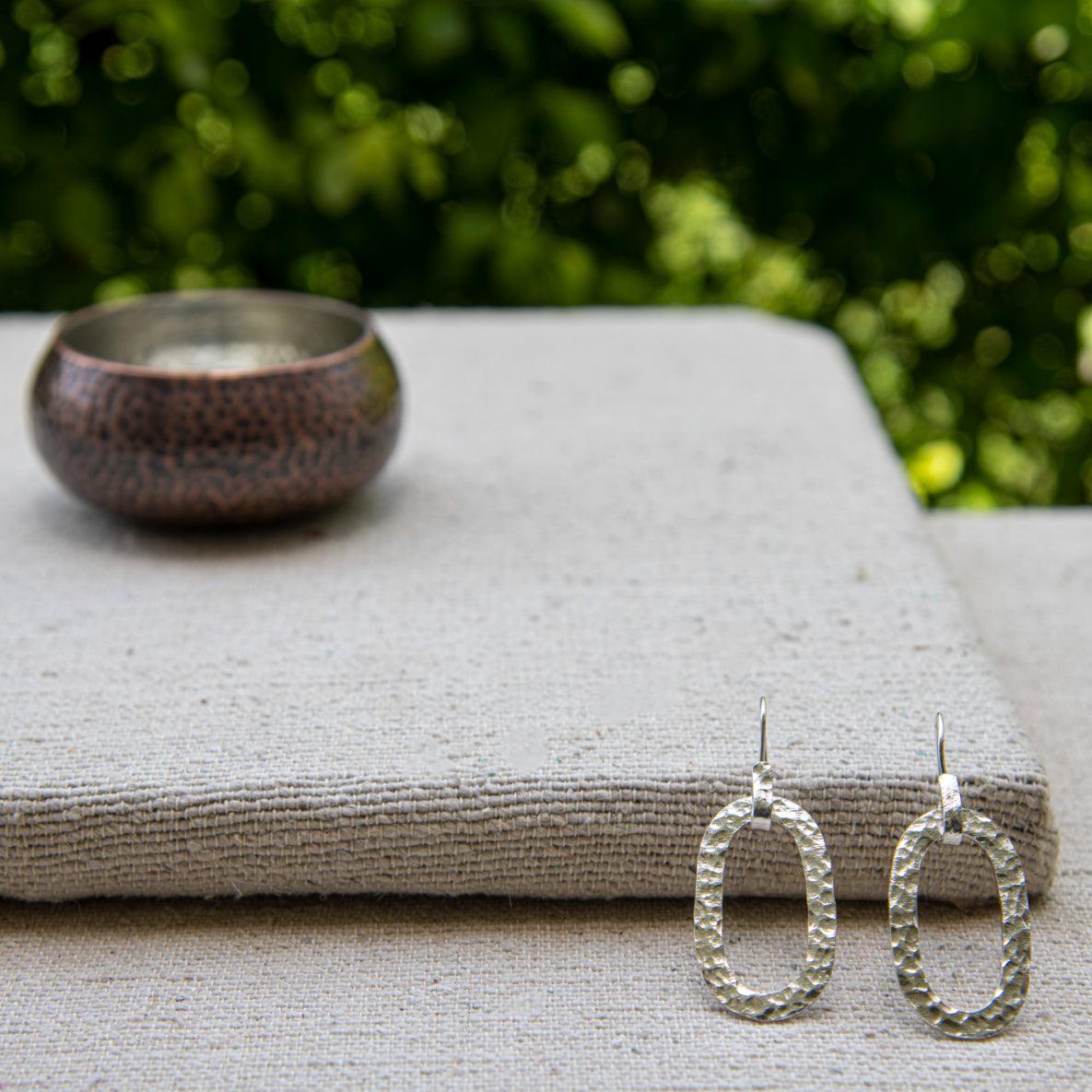 Hammered Oval Dangle Silver Earring - DeKulture DKW-1303-SEJ