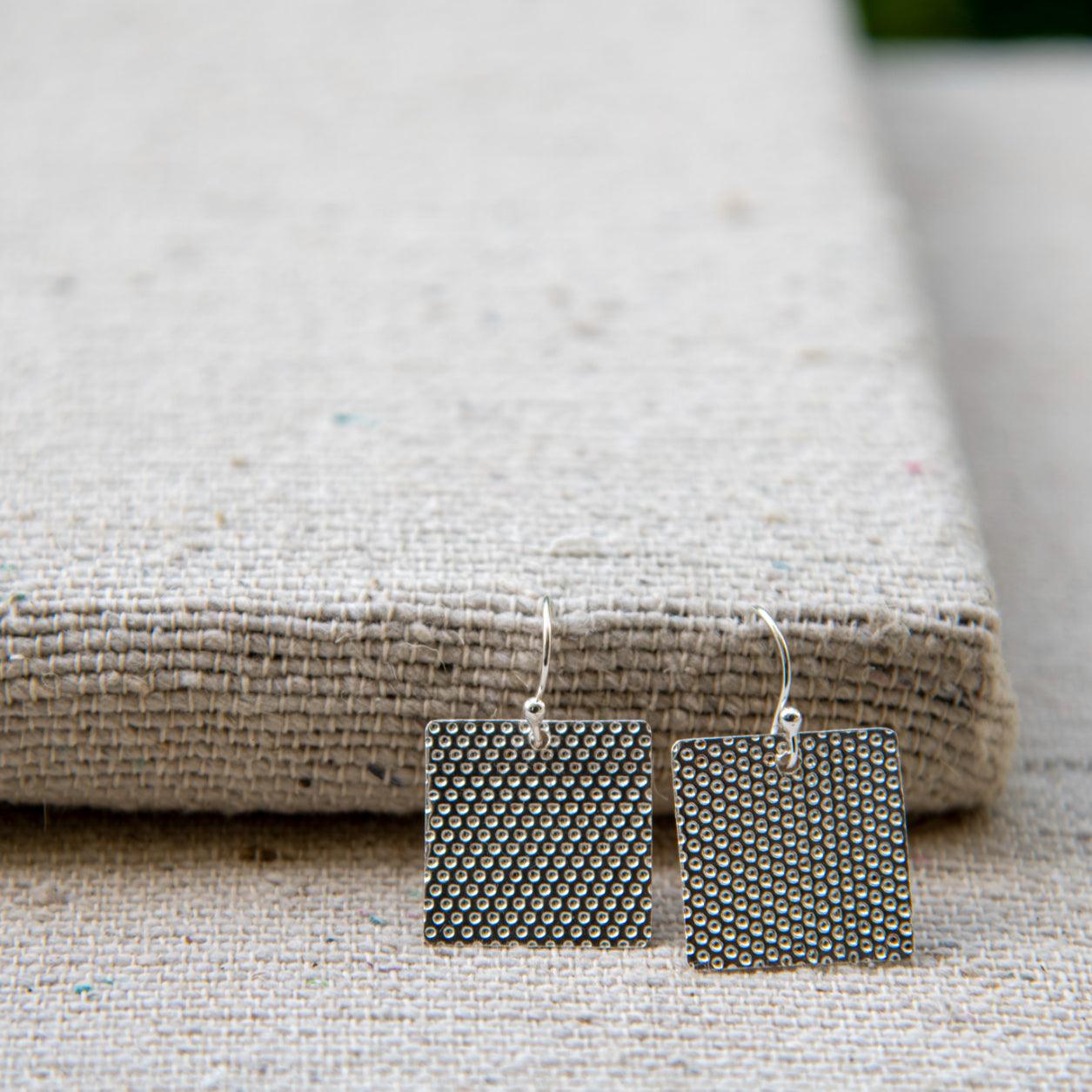 Hammered Silver Dangle Earring - DeKulture DKW-1309-SEJ