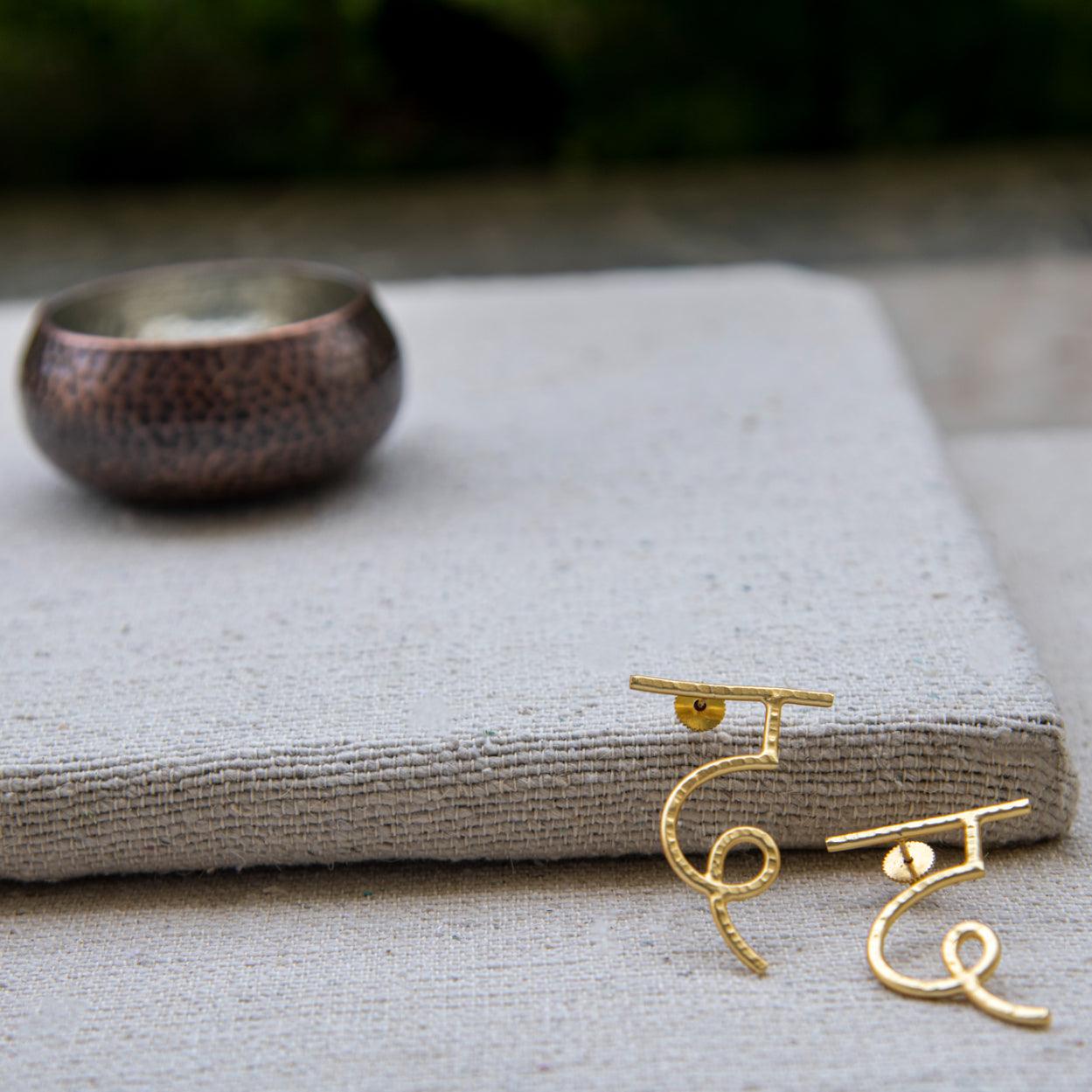 Hindi Alphabet "D" Brass Earring - DeKulture DKW-1362-SEJ