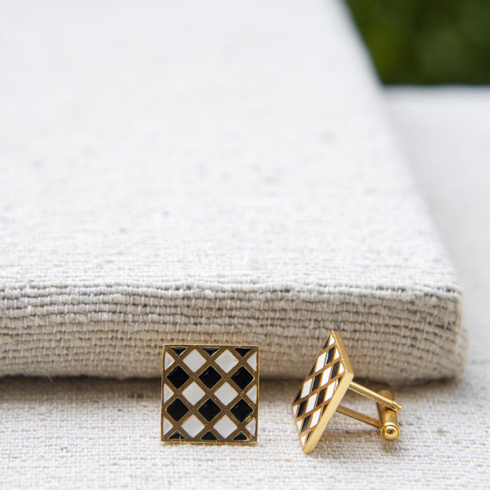 Black & White Enameled Cufflinks - DeKulture DKW-1436-CFJ