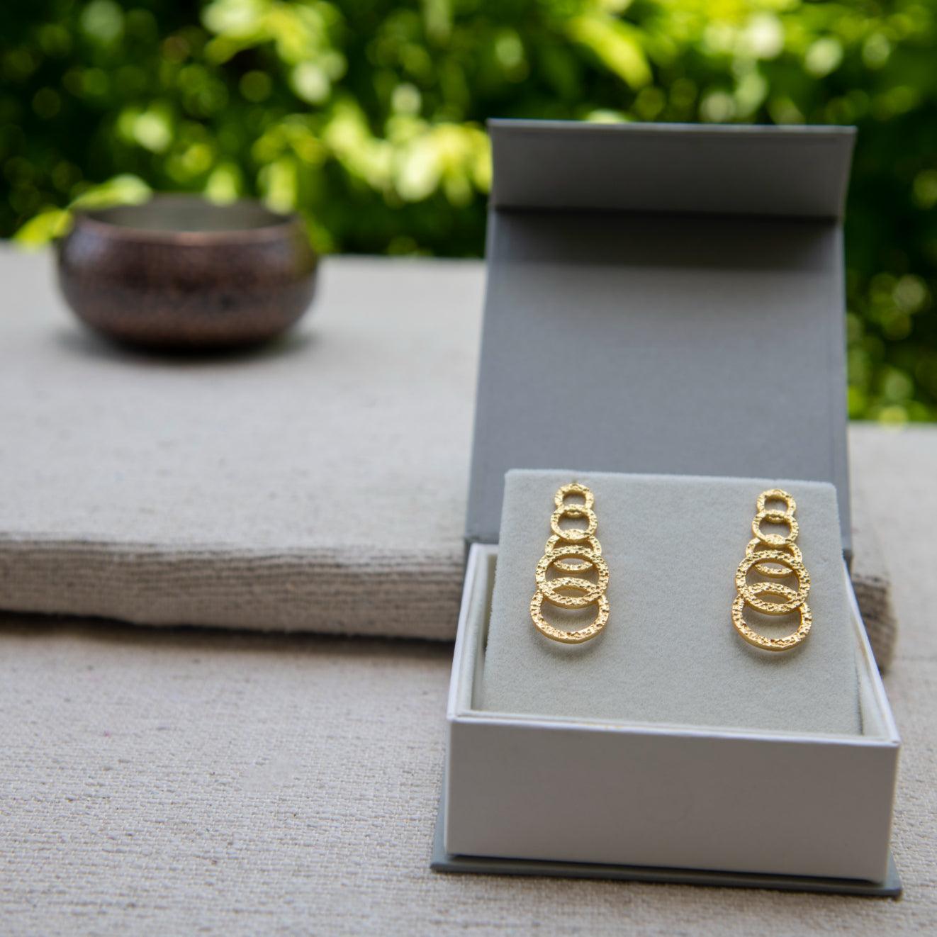 Hammered Gold Plated Round Stud Earring - DeKulture DKW-1292-SEJ