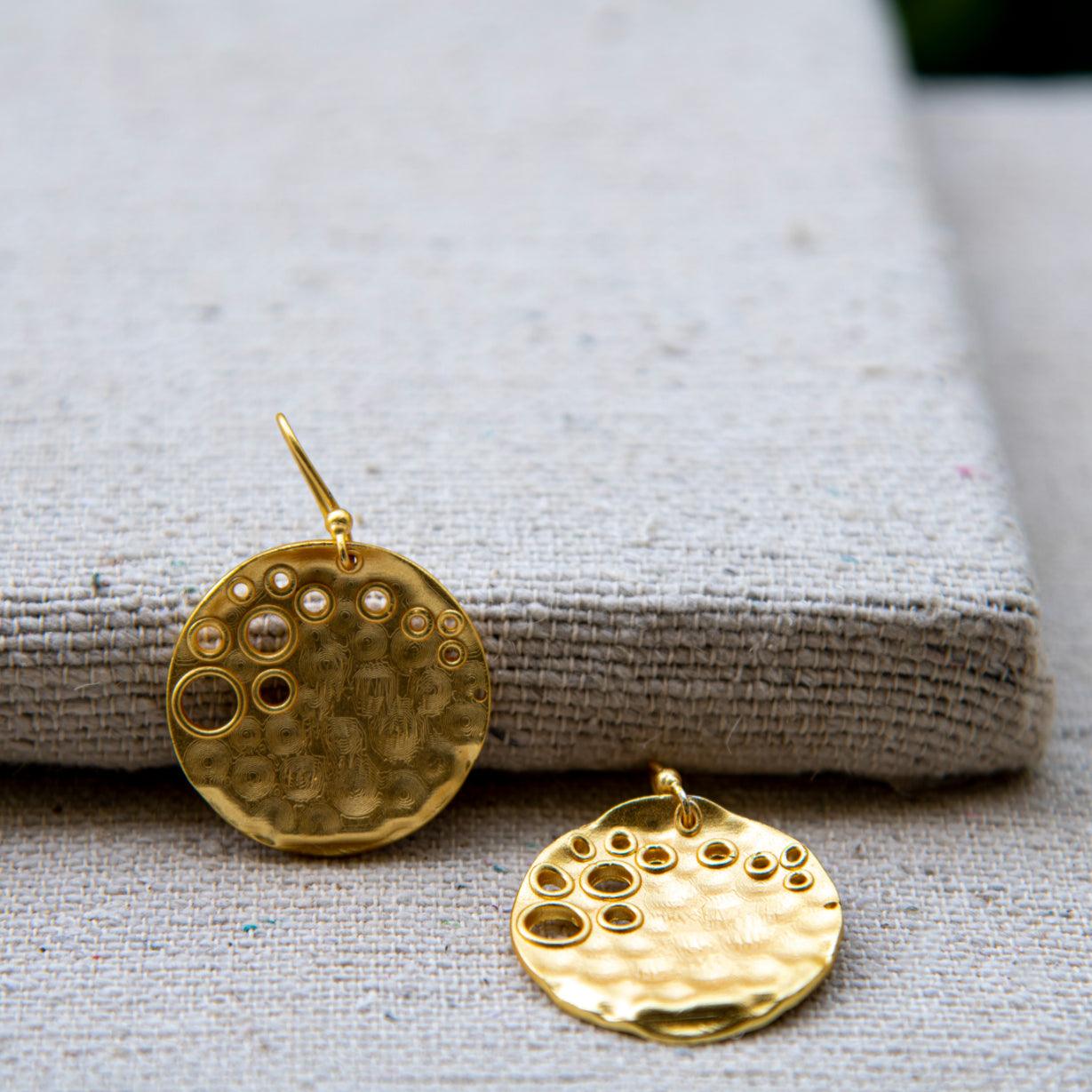 Hammered Vermeil Disk Dangle Earring - DeKulture DKW-1298-SEJ