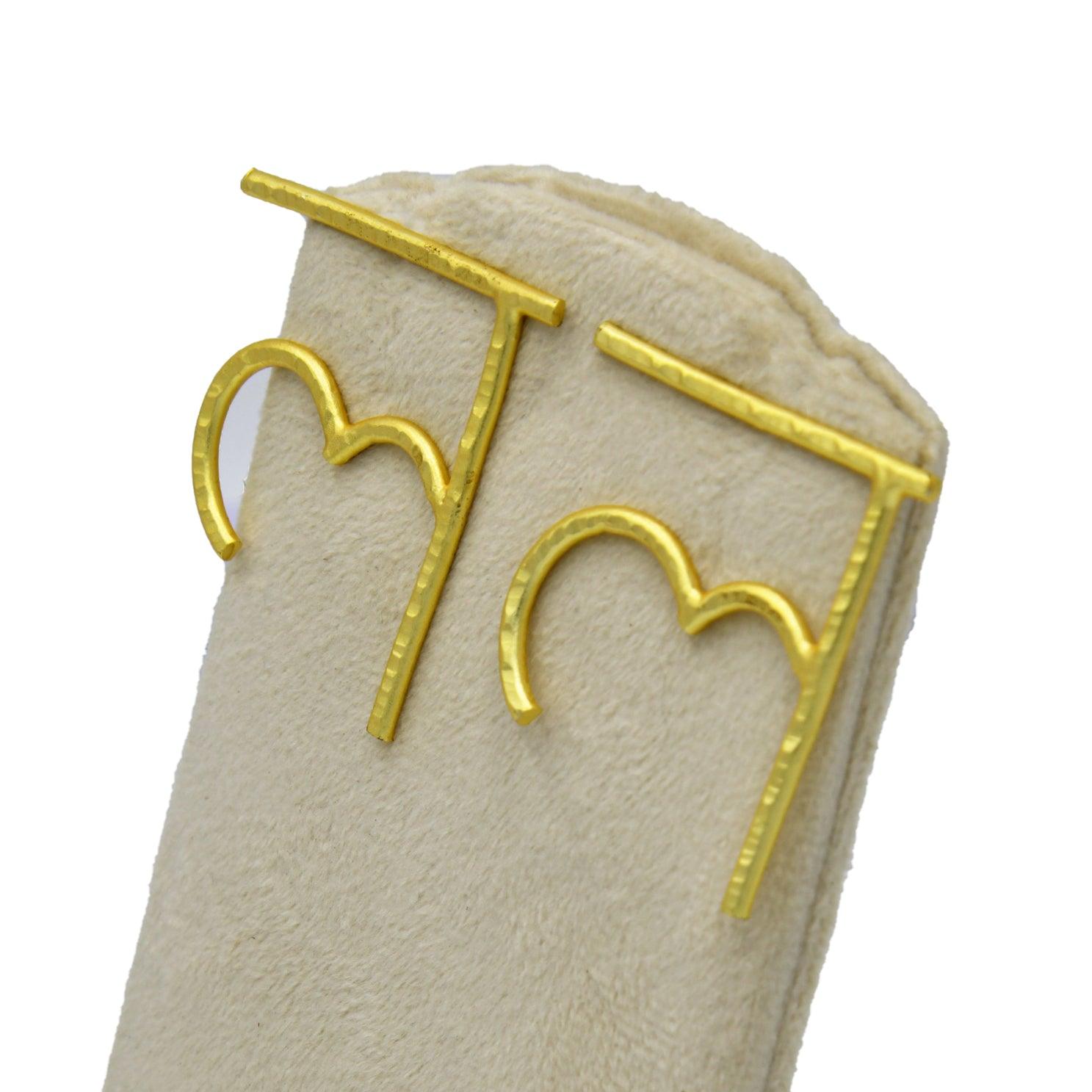 Hindi Alphabet "LA" Hand Beaten Earring - DeKulture DKW-1345-SEJ