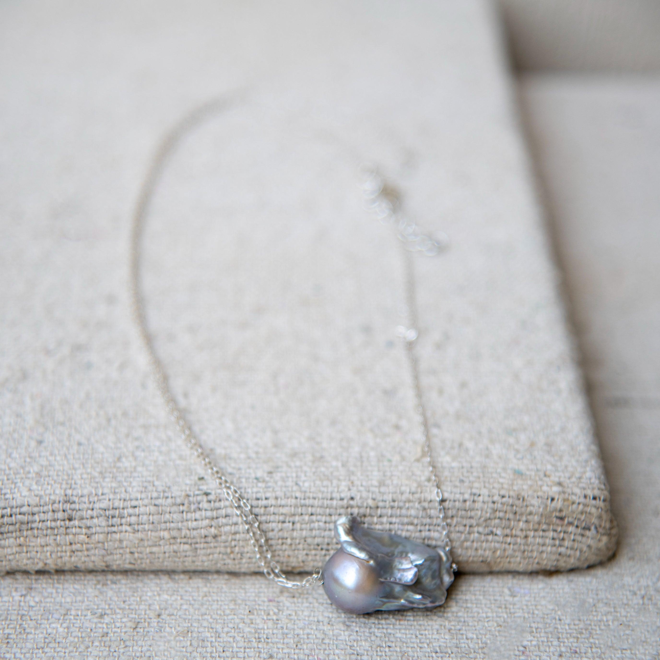 Silver Layered Bar and Disc Necklace | Fashion jewelry, Womens fashion  jewelry, Necklace