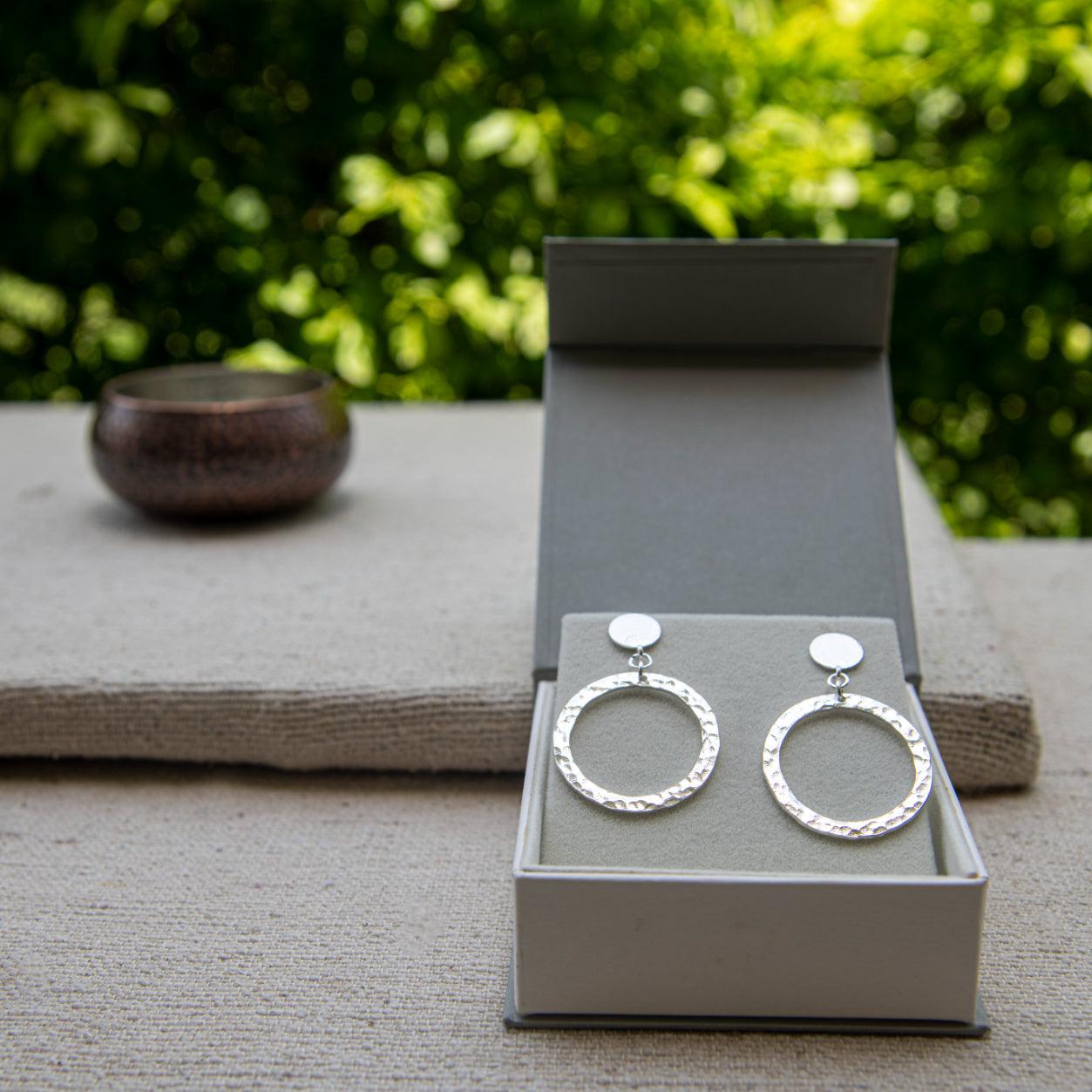 Silver Circle Stud Earring - DeKulture DKW-1312-SEJ