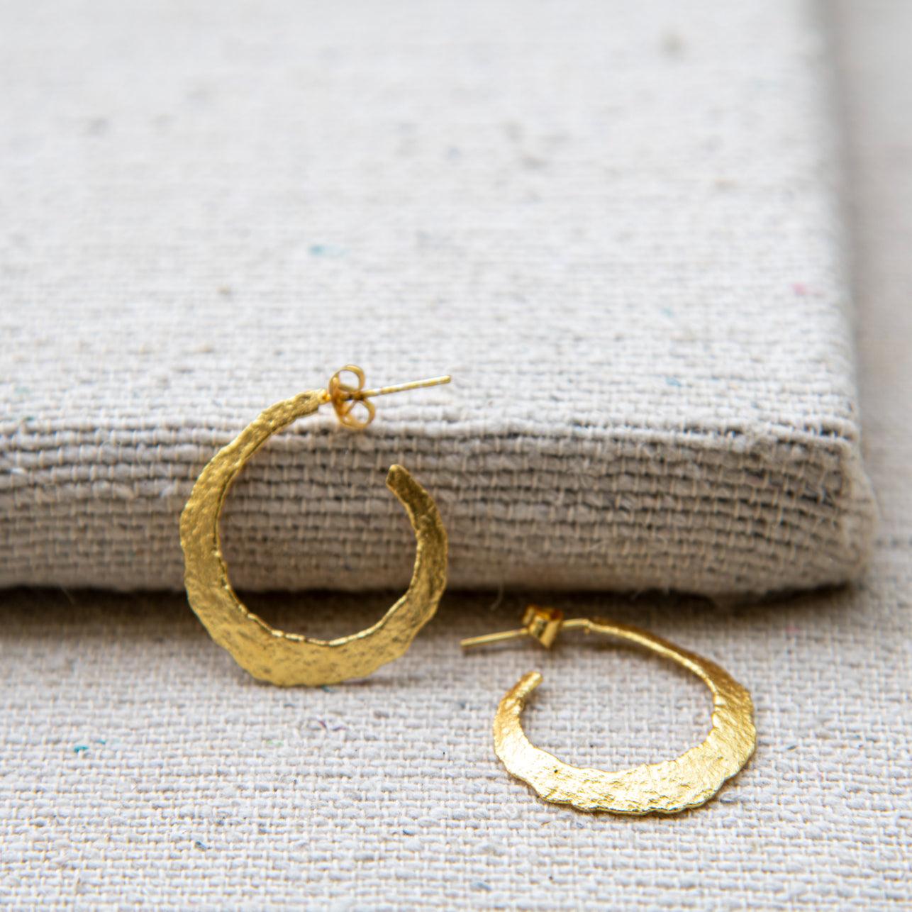 Textured Brass Hoop Earring - DeKulture DKW-1408-SEJ